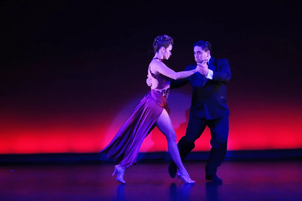 見学・体験レッスン開催中！札幌でアルゼンチンタンゴダンスのレッスンは世界レベルのアルゼンチンダンサーによる直接指導が受けられる、アルゼンチンタンゴダンススタジオ　エルフィルレテ　マルティン・レスカーノ