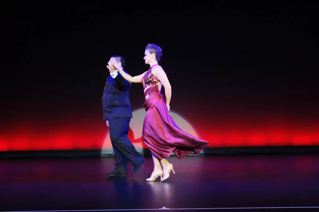 見学・体験レッスン開催中！札幌でアルゼンチンタンゴダンスのレッスンは世界レベルのアルゼンチンダンサーによる直接指導が受けられる、アルゼンチンタンゴダンススタジオ　エルフィルレテ　マルティン・レスカーノ