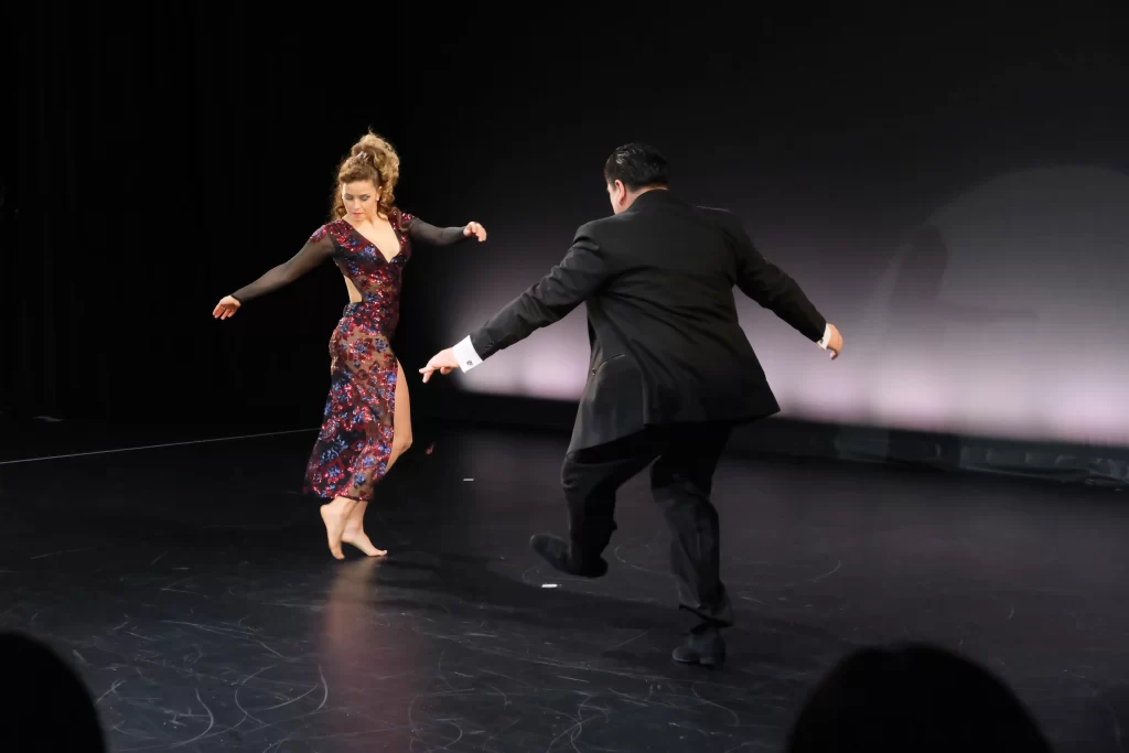 見学・体験レッスン開催中！札幌でアルゼンチンタンゴダンスのレッスンは世界レベルのアルゼンチンダンサーによる直接指導が受けられる、アルゼンチンタンゴダンススタジオ　エルフィルレテ　マルティン・レスカーノ